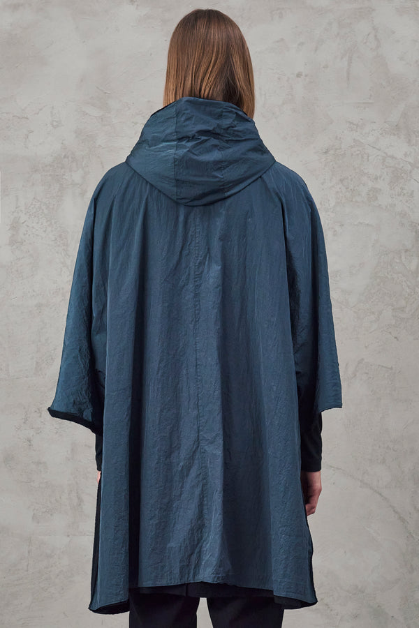 Oversize hooded cape in nylon lined in boiled wool | 1010.CFDTRVS285.15