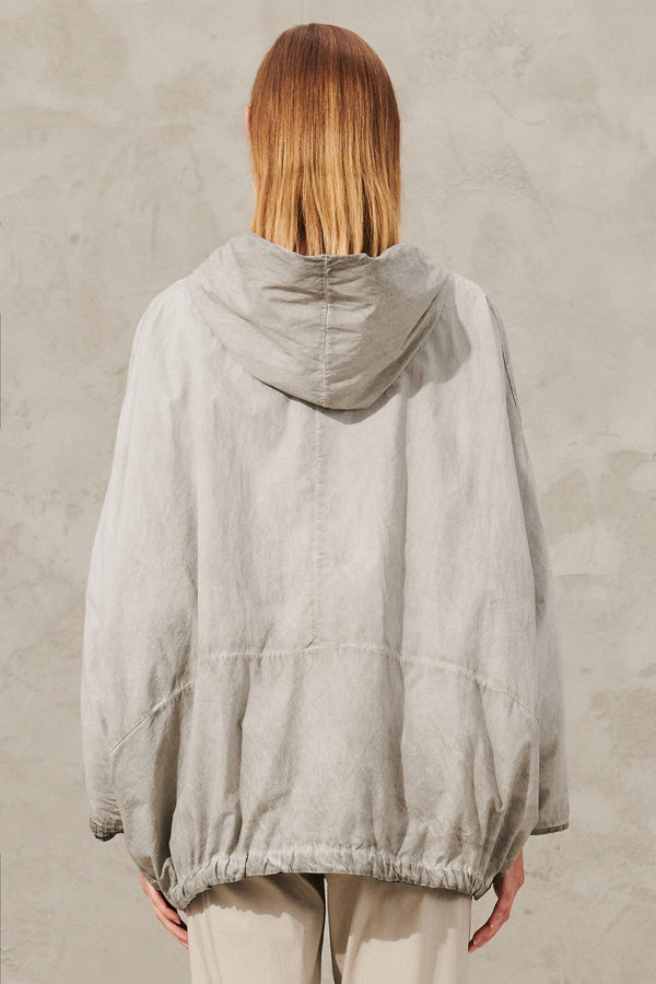 Oversize-outerwear-wendejacke mit kapuze und kimonoärmeln aus leinen-mix, kariert und innen aus baum | 1011.CFDTRWC122E.112