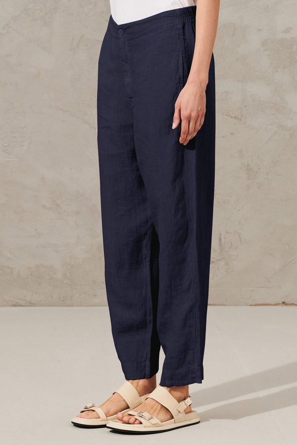 Pantalon coupe confort en lin. dos avec taille élastique | 1011.CFDTRWD132.05