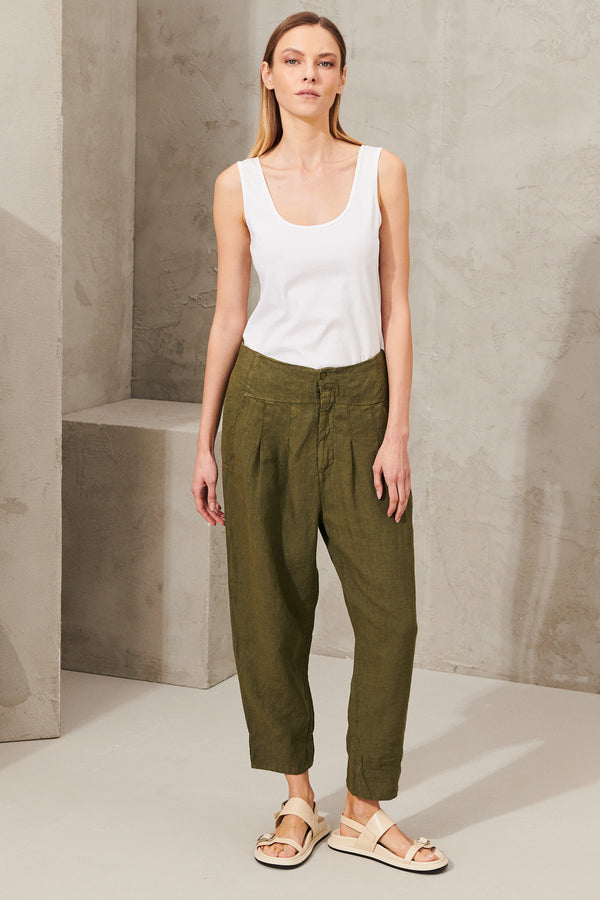 Linen wide trousers with arched line and front pleats. gathering on inside leg | 1011.CFDTRWD137.04