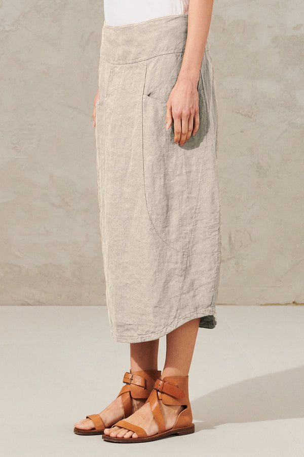Linen skirt with pockets and back slit | 1011.CFDTRWD139.21
