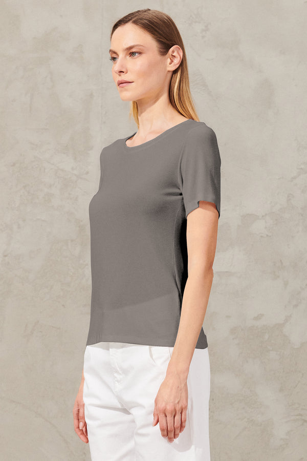 Slim fit t-shirt in light stretch ribbed modal.insert in viscose georgette on the roundneck and cuff | 1011.CFDTRWI180.12