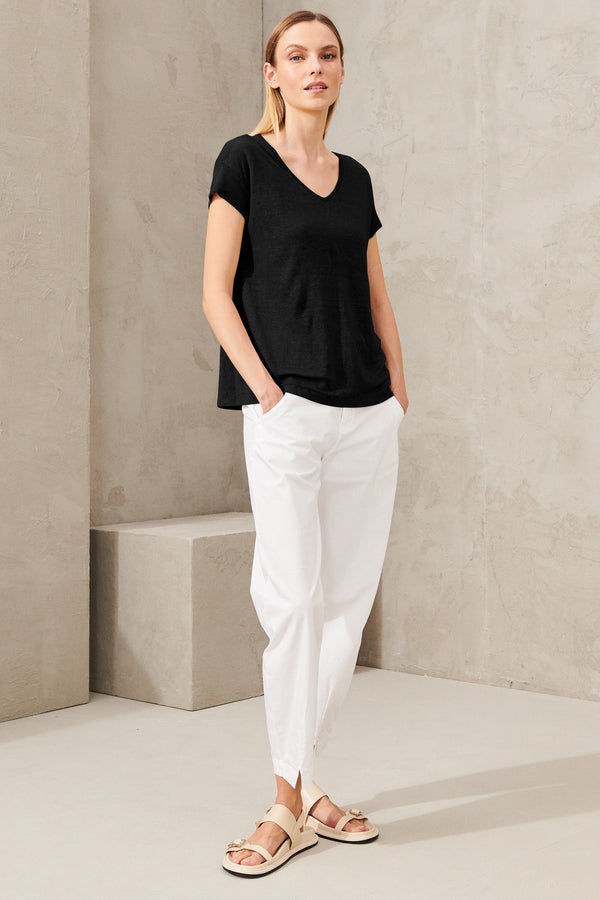 V-neck t-shirt in linen jersey with knitted inserts on the neck and sleeves | 1011.CFDTRWK208.10