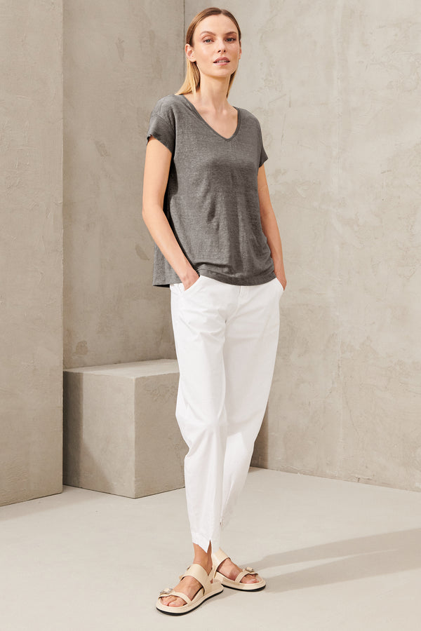 V-neck t-shirt in linen jersey with knitted inserts on the neck and sleeves | 1011.CFDTRWK208.12