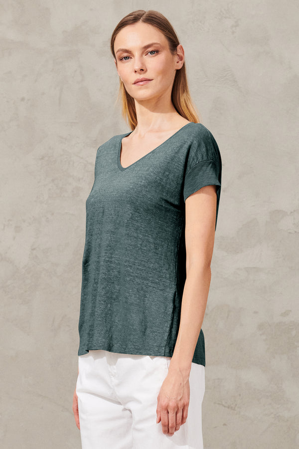 V-neck t-shirt in linen jersey with knitted inserts on the neck and sleeves | 1011.CFDTRWK208.25