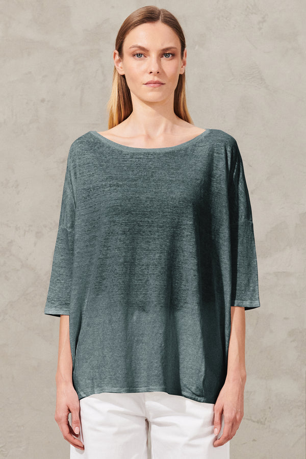 Oversized t-shirt in linen jersey boat neckline. side pleats on the front and back bottom | 1011.CFDTRWK209.25