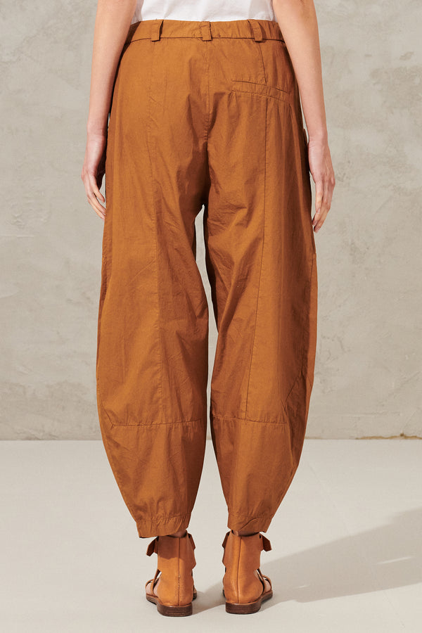 Light cotton wide and ergonomic trousers with big front pockets | 1011.CFDTRWN235.03