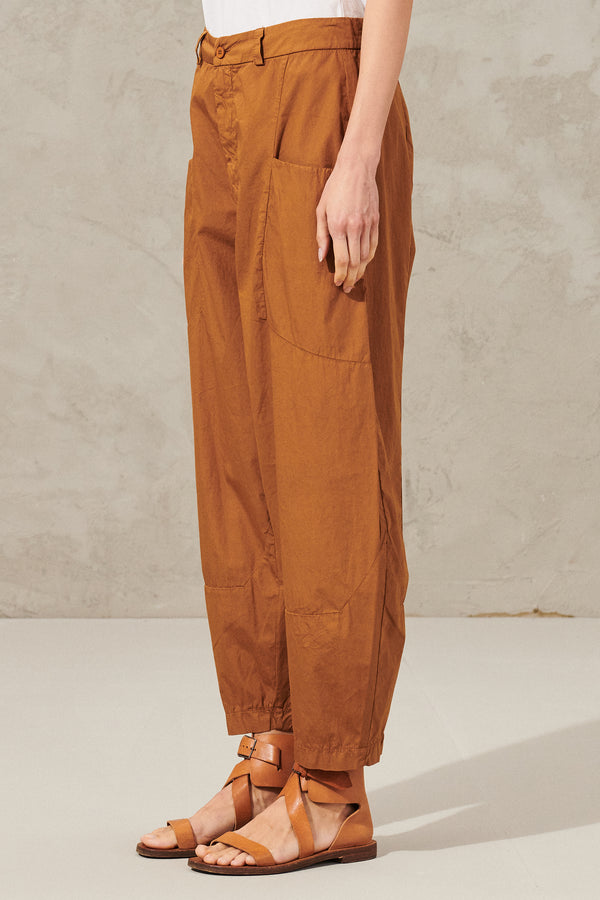 Light cotton wide and ergonomic trousers with big front pockets | 1011.CFDTRWN235.03