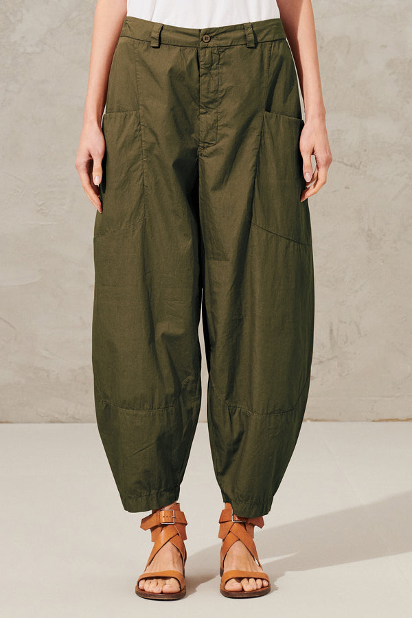 Light cotton wide and ergonomic trousers with big front pockets | 1011.CFDTRWN235.04