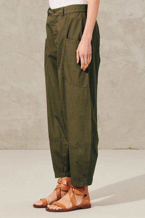 Pantalone tasconato ampio ed ergonomico in tela di cotone | 1011.CFDTRWN235.04