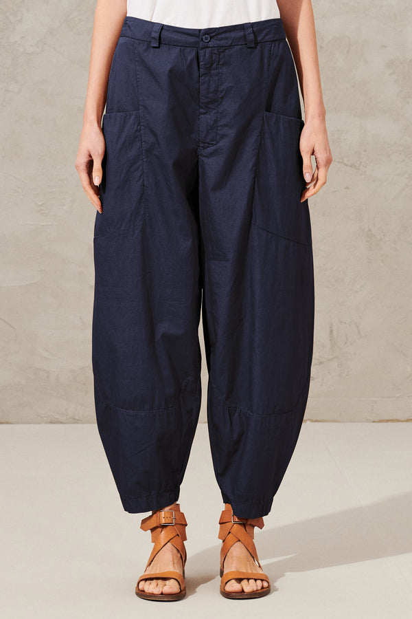 Light cotton wide and ergonomic trousers with big front pockets | 1011.CFDTRWN235.05