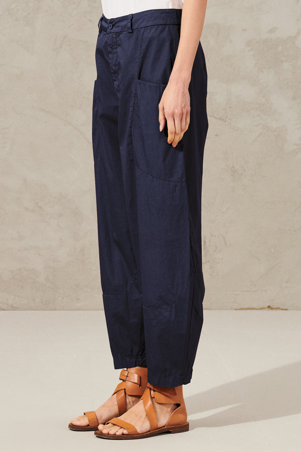 Light cotton wide and ergonomic trousers with big front pockets | 1011.CFDTRWN235.05