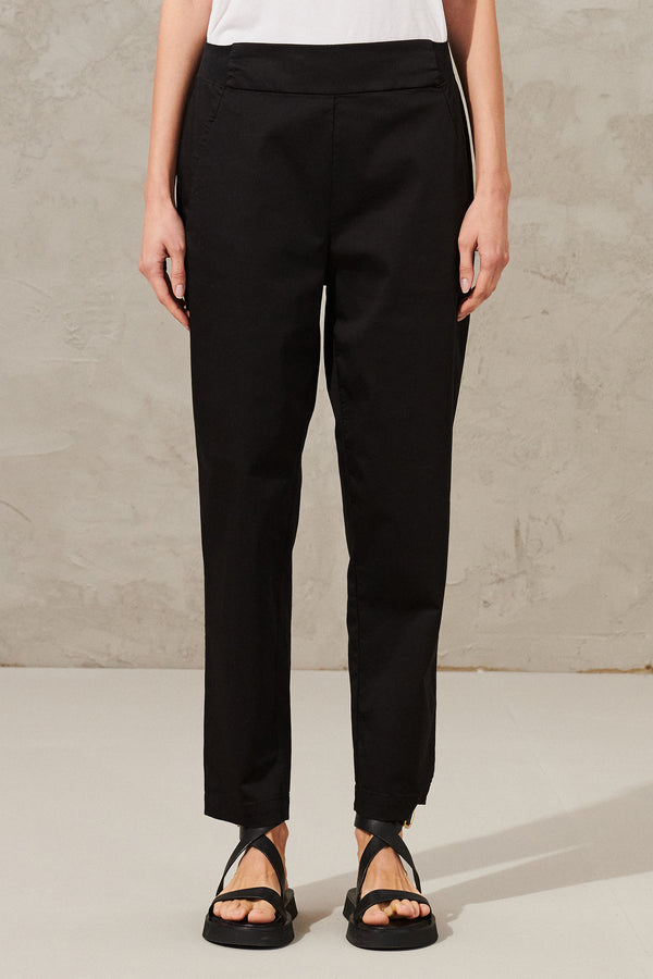 Pantalone slim fit cotone stretch con cintura dietro in maglia elastica | 1011.CFDTRWO241.10