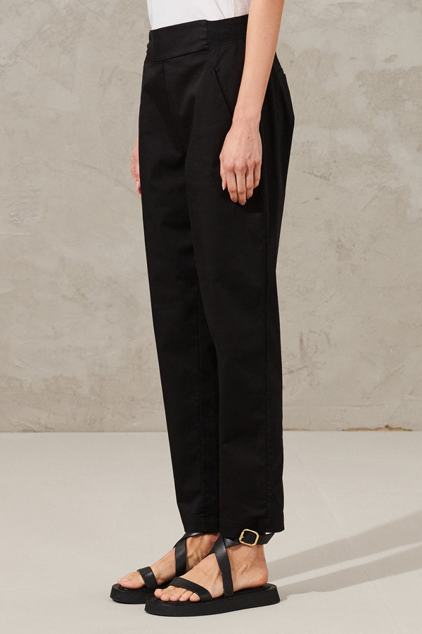 Pantalon coupe slim en coton extensible avec ceinture au dos en maille élastique | 1011.CFDTRWO241.10