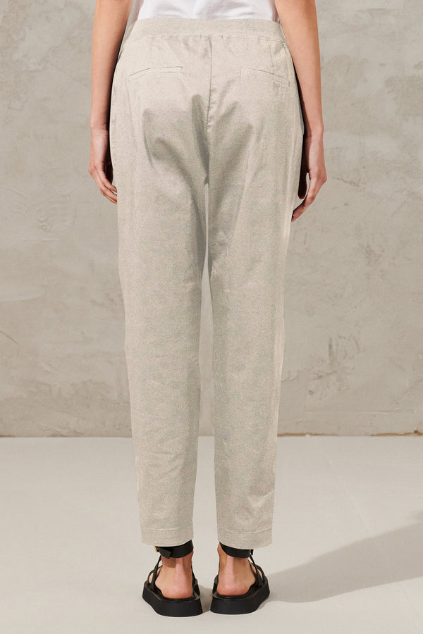 Pantalon coupe slim en coton extensible avec ceinture au dos en maille élastique | 1011.CFDTRWO241.21