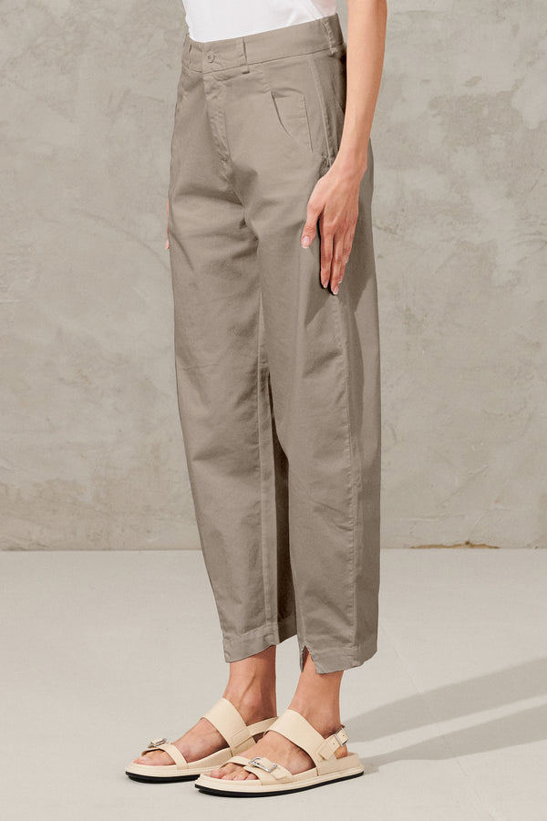 Pantalon coupe confort en satin de coton extensible | 1011.CFDTRWO245.12