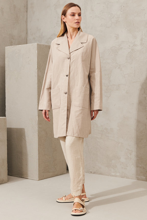 Flared trench coat in linen blend with kimono sleeves | 1011.CFDTRWX330.21
