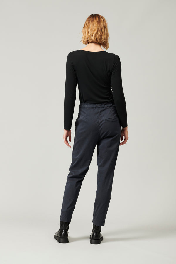 Slim fit pant in stretch cotton satin | 1013.CFDTRYR275.05
