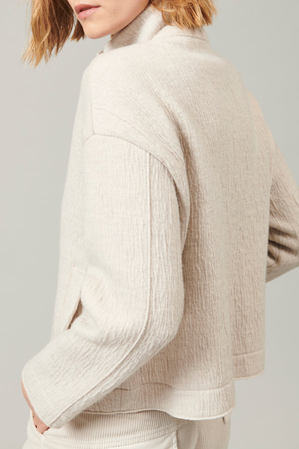 Veste courte à col chemise montant en laine bouillie | 1013.CFDTRYX335.01