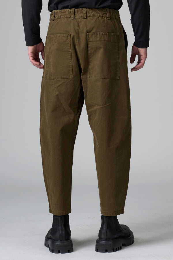 Pantalon tobi style japonais, ample et ajusté, en gabardine de coton stretch émerisé | 1016.CFUTRBD133.U03