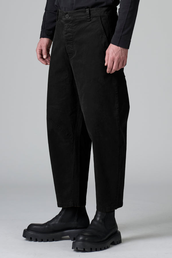 Japanese-style tobi trousers, wide and shaped in compact stretch cotton gabardine | 1016.CFUTRBD133.U10