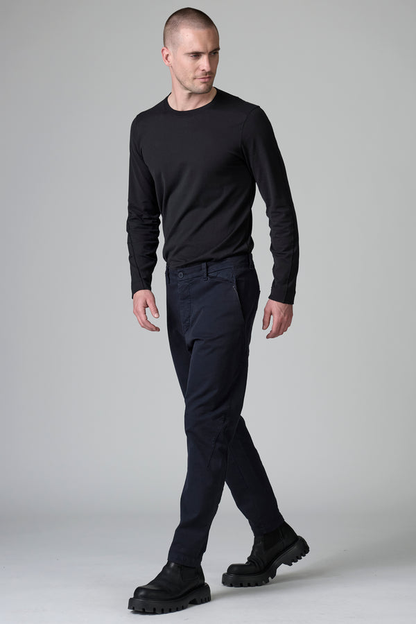 Stretch cotton satin regular fit chino trousers with hand-embroidered small pocket on left hip | 1016.CFUTRBG162.U05