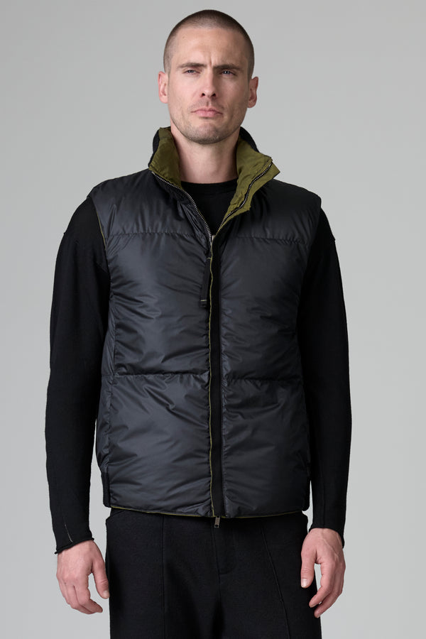 Reversible slim fit waistcoat duck down padded in cotton, polyamide cold dyed and water repellent | 1016.CFUTRBO243.U04