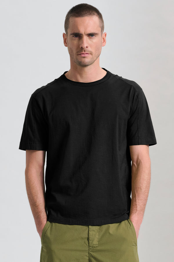 T-shirt loose-fit in jersey di cotone e applicazione in maglia su collo e maniche | 1017.CFUTRC1361.U10