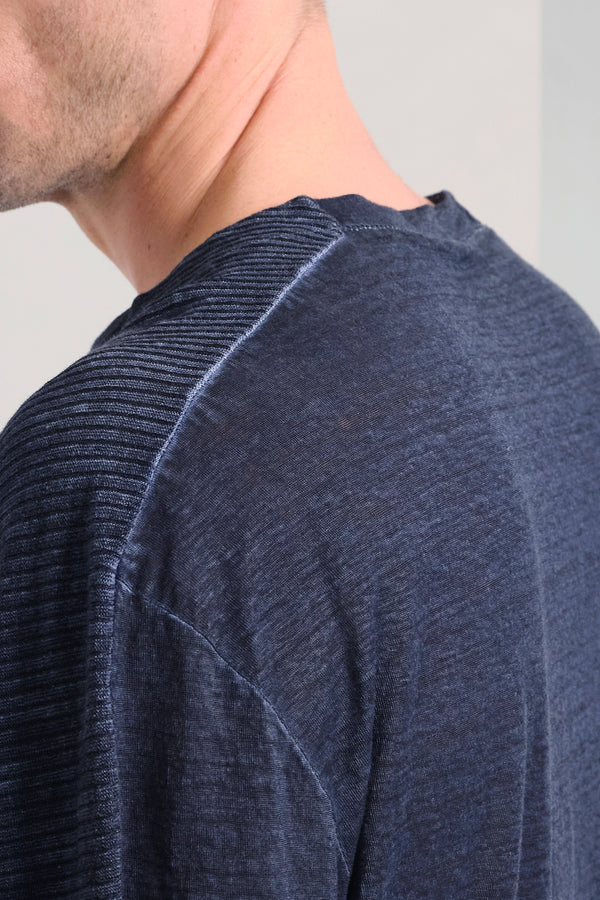 Cold-dyeing loose-fit T-shirt in hemp jersey with knitted inserts | 1017.CFUTRC3380E.U205