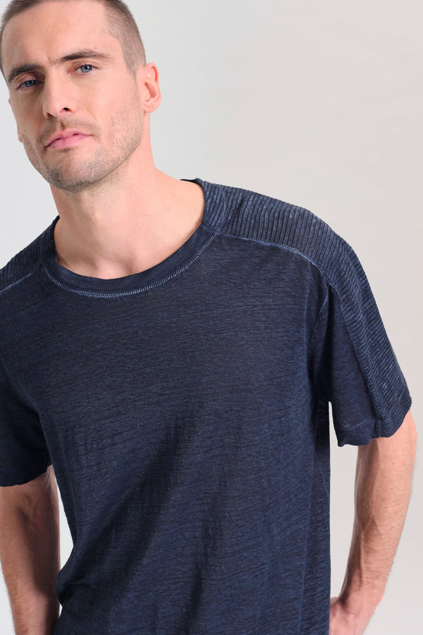 Cold-dyeing loose-fit T-shirt in hemp jersey with knitted inserts | 1017.CFUTRC3380E.U205