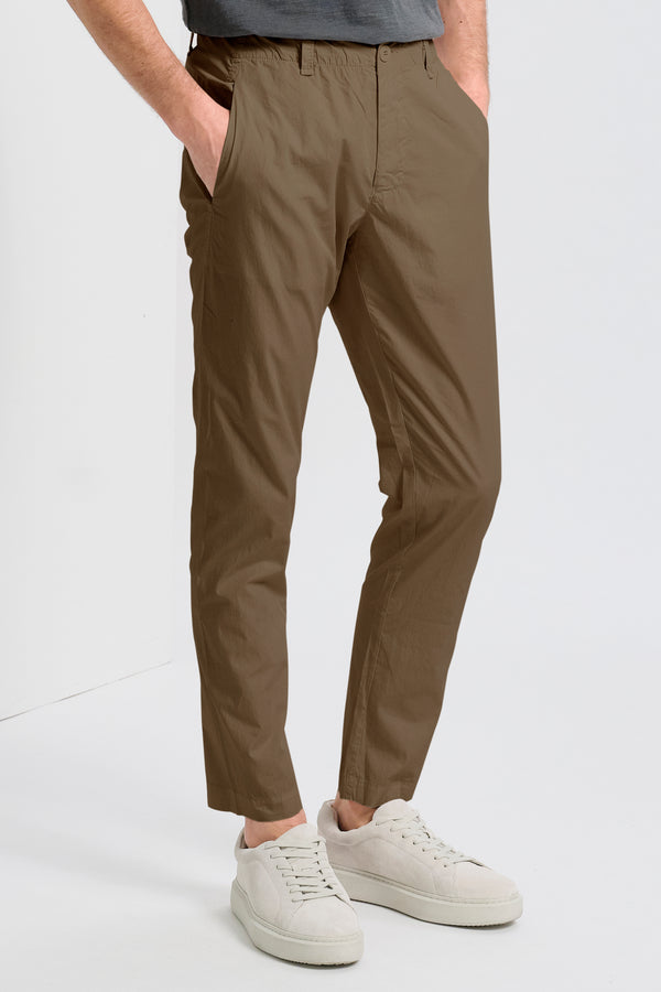 Light cotton chino trousers with elastic waistband | 1017.CFUTRCB110.U06