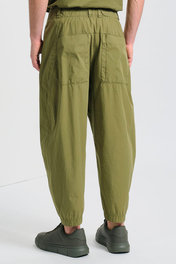 Pantalone tobi in tela di cotone con tasche posteriori a toppa e gambe sagomate | 1017.CFUTRCB111.U08