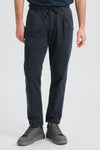 Chino-Hose im Loose Fit aus Baumwolle und Tencel mit Stretchanteil mit elastischem Bund und aufgesetzten Gesäßtaschen | 1017.CFUTRCC120.U05