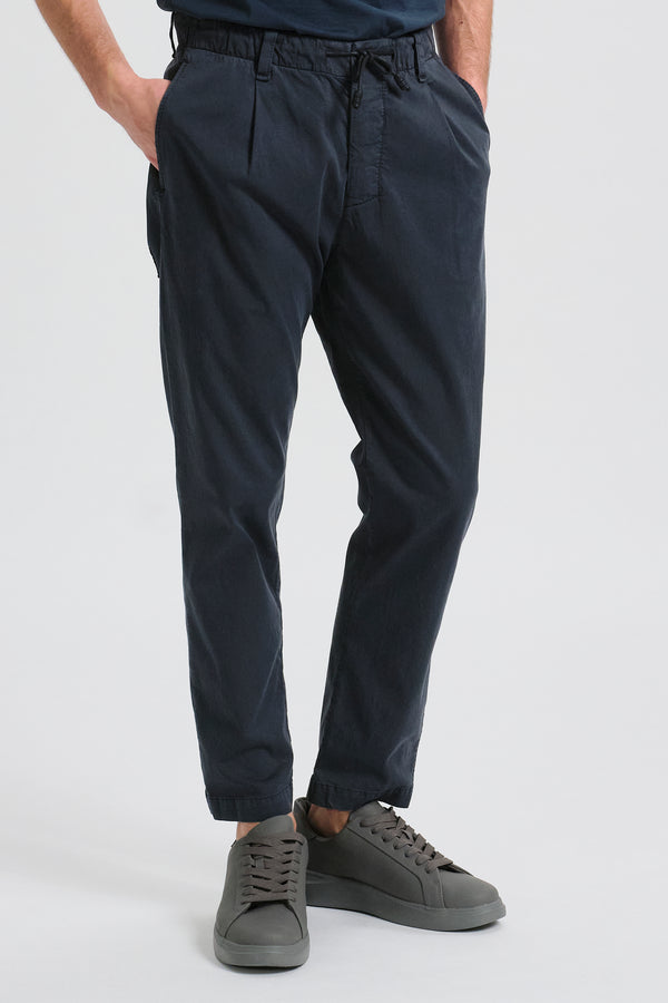 Chino-Hose im Loose Fit aus Baumwolle und Tencel mit Stretchanteil mit elastischem Bund und aufgesetzten Gesäßtaschen | 1017.CFUTRCC120.U05