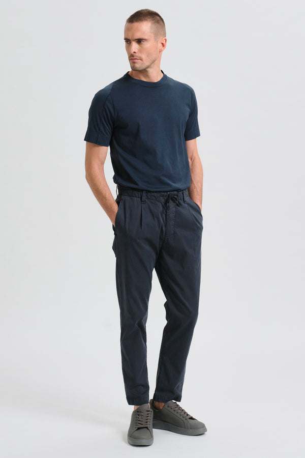 Chino-Hose im Loose Fit aus Baumwolle und Tencel mit Stretchanteil mit elastischem Bund und aufgesetzten Gesäßtaschen | 1017.CFUTRCC120.U05