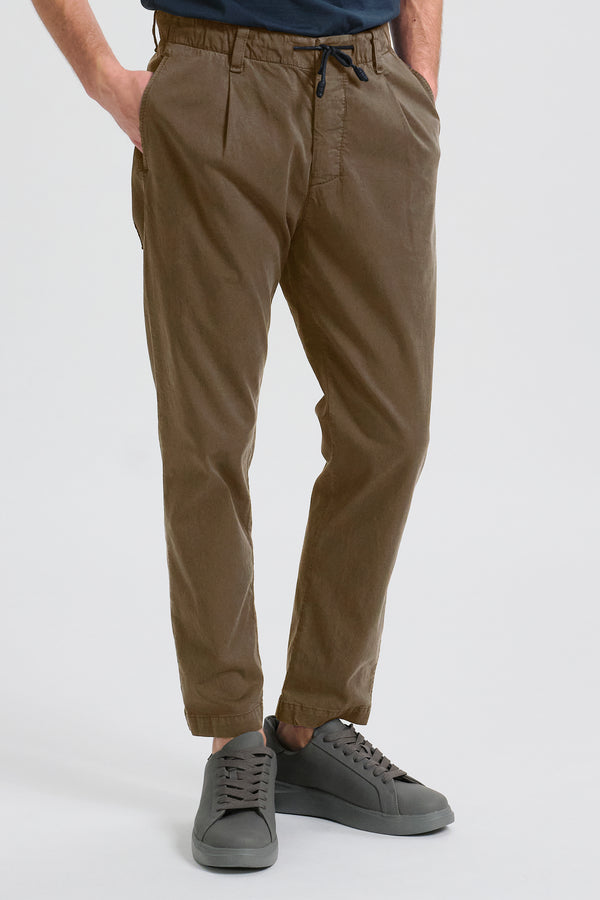 Chino-Hose im Loose Fit aus Baumwolle und Tencel mit Stretchanteil mit elastischem Bund und aufgesetzten Gesäßtaschen | 1017.CFUTRCC120.U06
