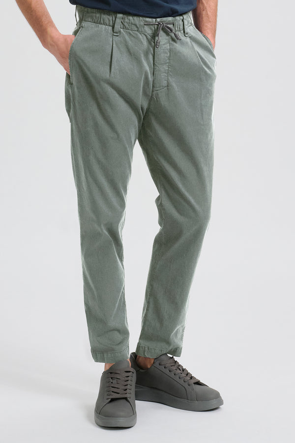 Chino-Hose im Loose Fit aus Baumwolle und Tencel mit Stretchanteil mit elastischem Bund und aufgesetzten Gesäßtaschen | 1017.CFUTRCC120.U13