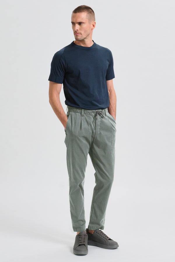 Chino-Hose im Loose Fit aus Baumwolle und Tencel mit Stretchanteil mit elastischem Bund und aufgesetzten Gesäßtaschen | 1017.CFUTRCC120.U13