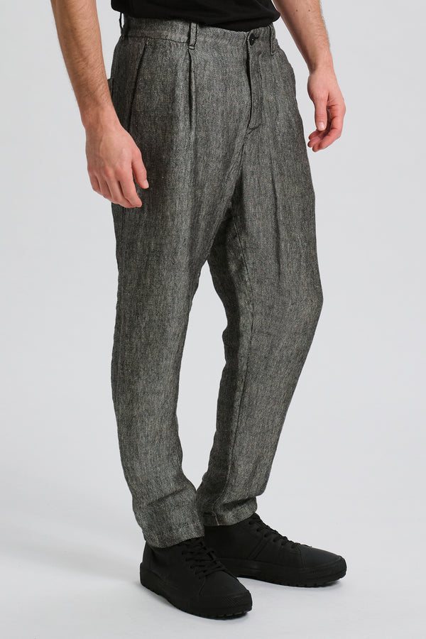 Pantalone con pieghe frontali loose fit in fìl a fìl di lino. cintura elastica dietro e tasche poster | 1017.CFUTRCK200.U302