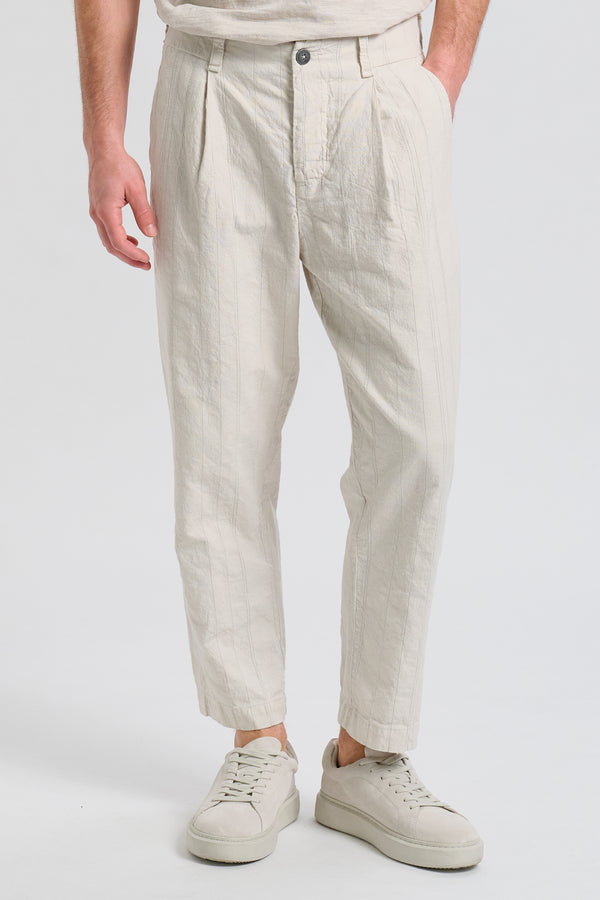 Loose fit trousers with front pleats in thick and striped slub cotton | 1017.CFUTRCL210.U302