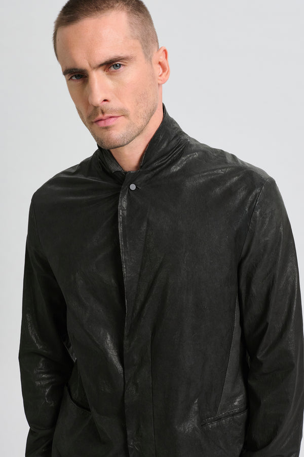 Giacca in pelle di agnello. corpo e polsi foderati in lino tinto freddo e maniche in viscosa | 1017.CFUTRCP250.U10