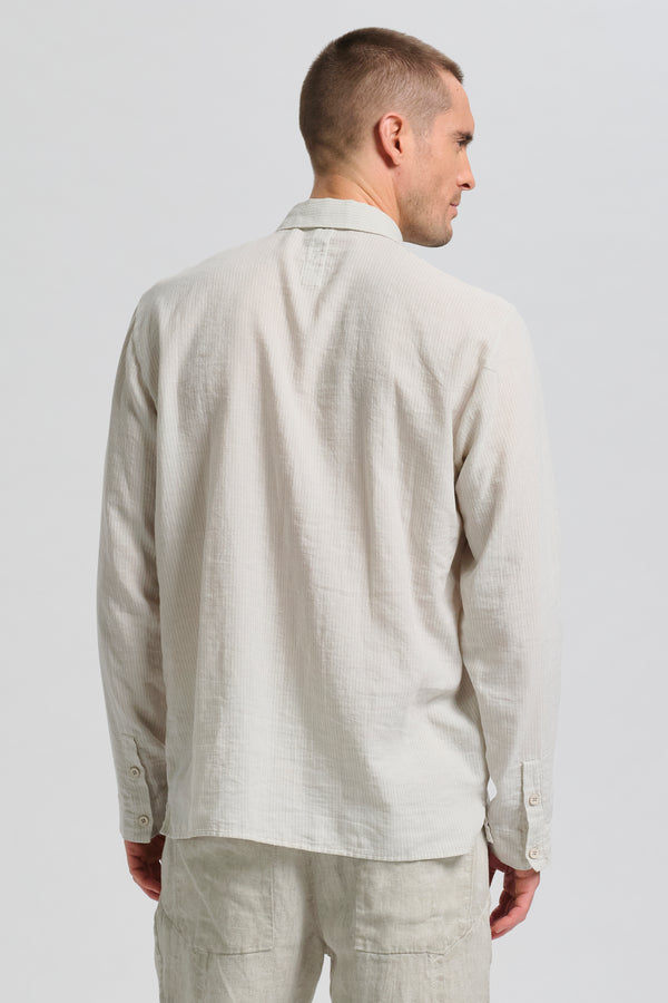 Chemise coupe loose en coton et lin léger rayé avec coutures au point peigne sur les épaules | 1017.CFUTRCW320.U02