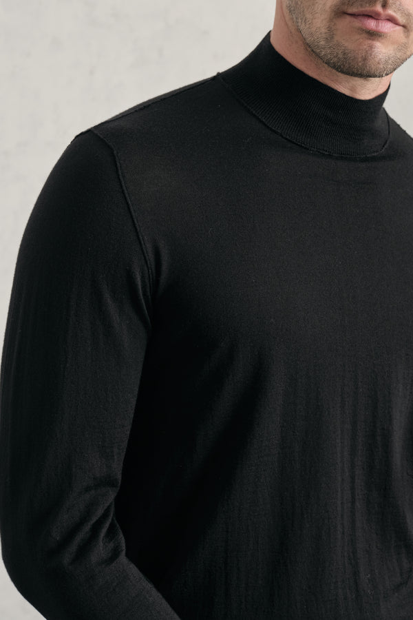 Maglia lupetto regular-fit in lana vergine | 1019.CFUTRE11463.U10