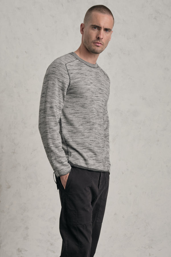 Regular fit round neck jumper in wool blend with printed yarn and hand embroidery on the shoulders | 1019.CFUTRE15500.U301