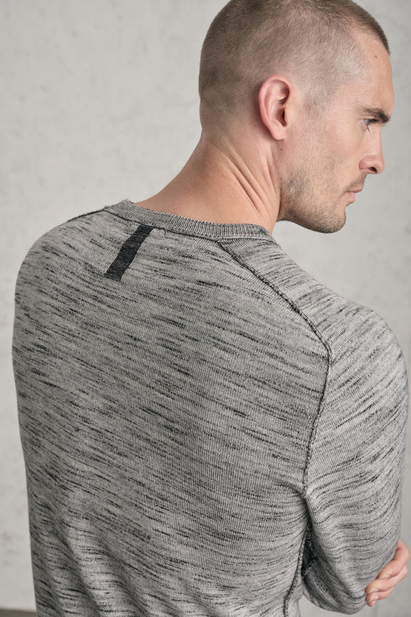 Regular fit round neck jumper in wool blend with printed yarn and hand embroidery on the shoulders | 1019.CFUTRE15500.U301