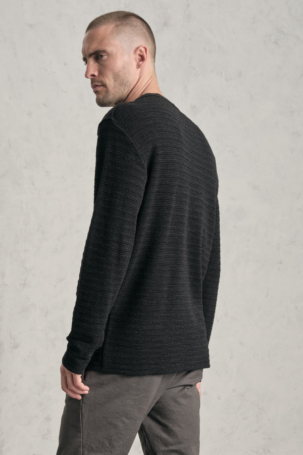 Pullover girocollo regular-fit in maglia di lana e viscosa in leggero contrasto colore | 1019.CFUTRE20550.U310