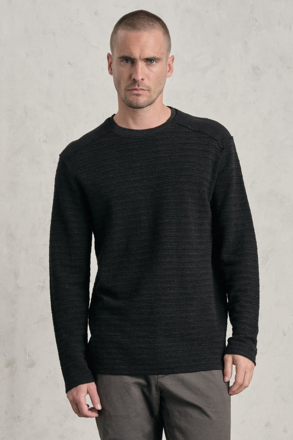 Pullover girocollo regular-fit in maglia di lana e viscosa in leggero contrasto colore | 1019.CFUTRE20550.U310