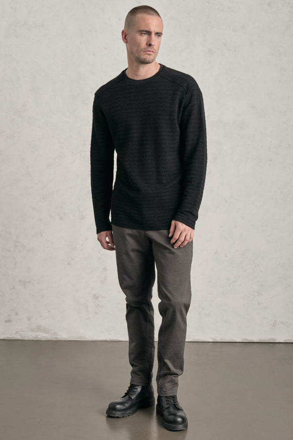 Pullover girocollo regular-fit in maglia di lana e viscosa in leggero contrasto colore | 1019.CFUTRE20550.U310
