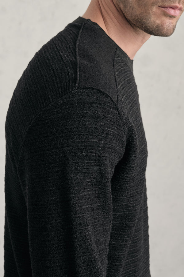 Pullover girocollo regular-fit in maglia di lana e viscosa in leggero contrasto colore | 1019.CFUTRE20550.U310