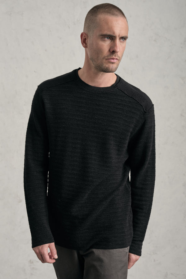 Pullover girocollo regular-fit in maglia di lana e viscosa in leggero contrasto colore | 1019.CFUTRE20550.U310